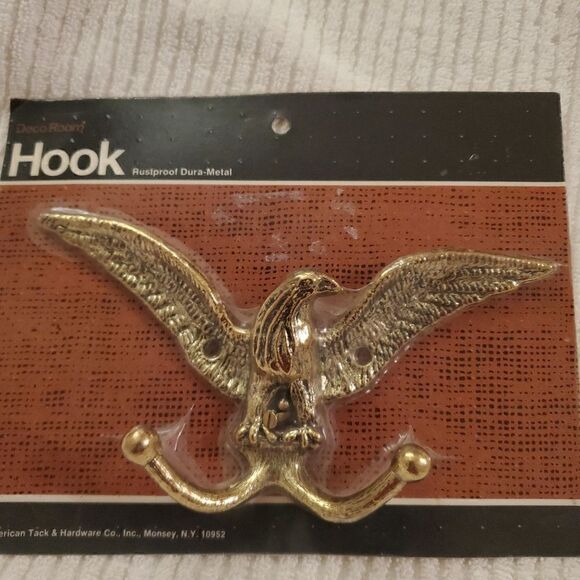 Brass Eagle Coat Hook , Eagle/ Like Bird Rust Proof  Dura- Metal Home Decor Vtg - Picture 2 of 6